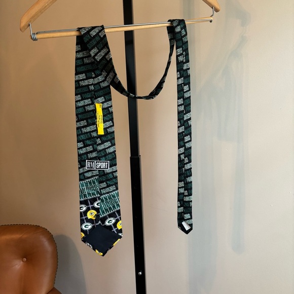 Green Bay Packers Patterned Tie - Picture 5 of 5